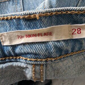 Levi's 70s High Flare size 28